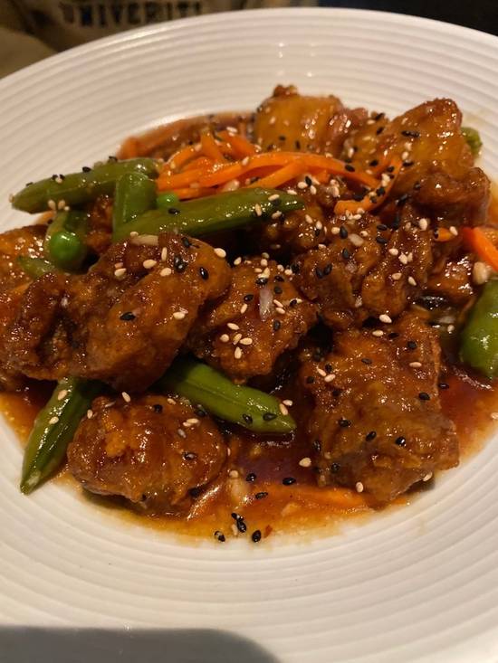 Order Sesame Chicken food online from The Eastern Peak Asian Cuisine store, Nashville on bringmethat.com