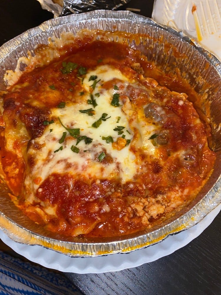 Order Baked Homemade Lasagna - Pasta food online from Neels Pizza and Pasta store, Queens on bringmethat.com