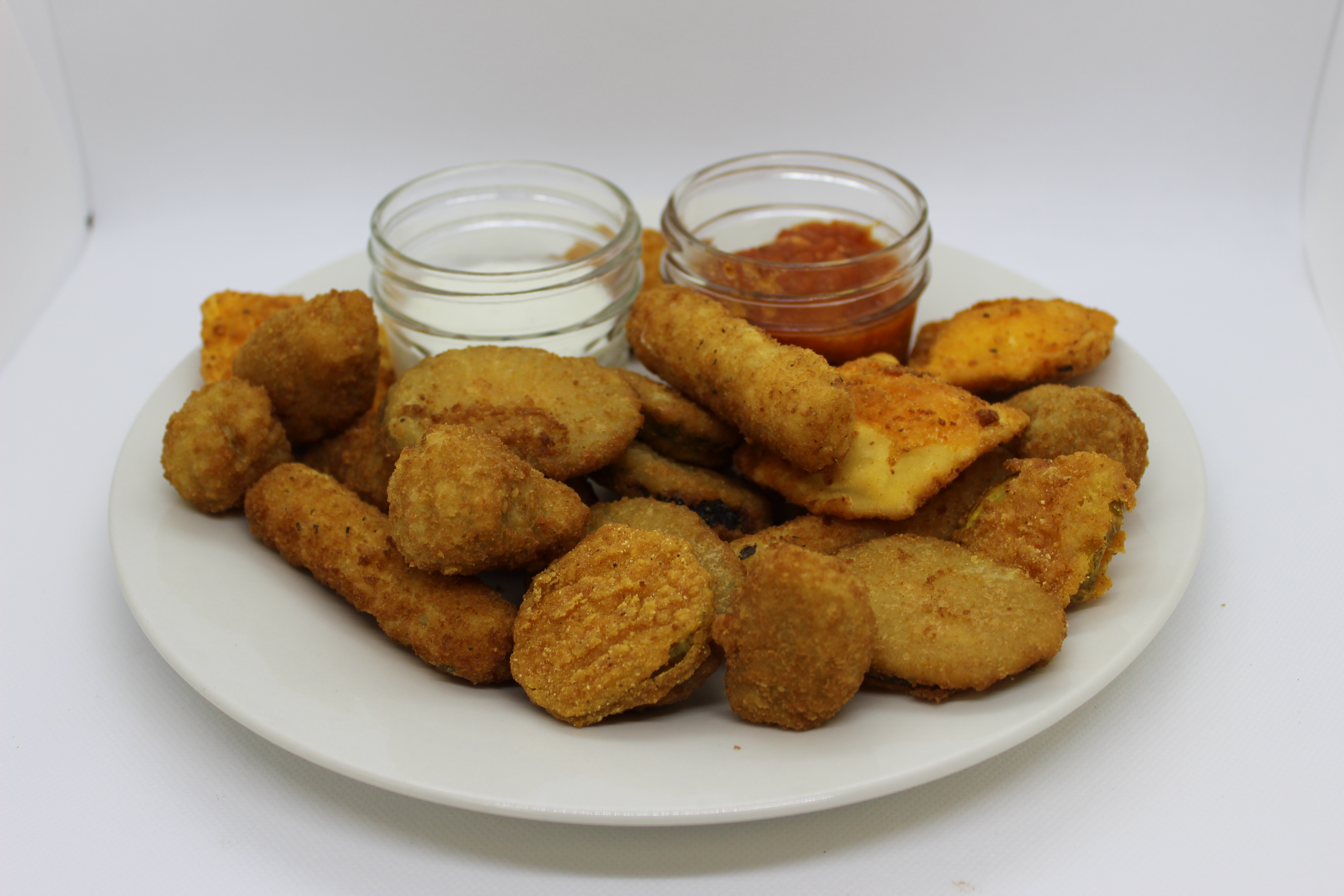 Order Ultimate Platter food online from Two Mamas' Gourmet Pizzeria store, Prescott on bringmethat.com