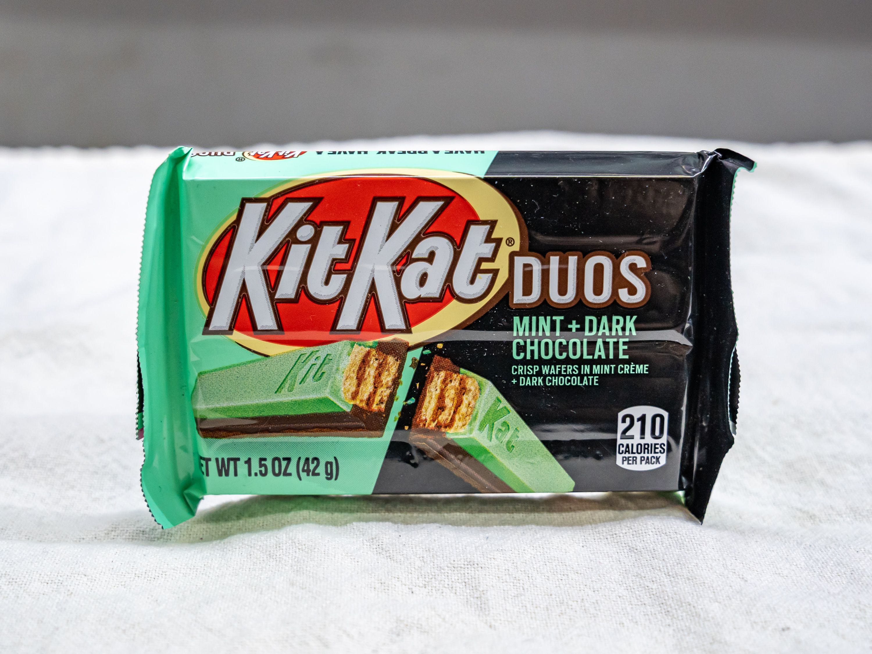 Order Kit Kat Duos - Mint + Dark chocolate - 1.5oz food online from Quentin Deli and Grocery store, Brooklyn on bringmethat.com
