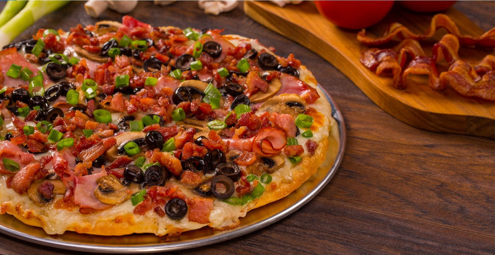 Order Sizzlin' Bacon Classic Pizza - Mini food online from Mountain Mike Pizza store, Concord on bringmethat.com