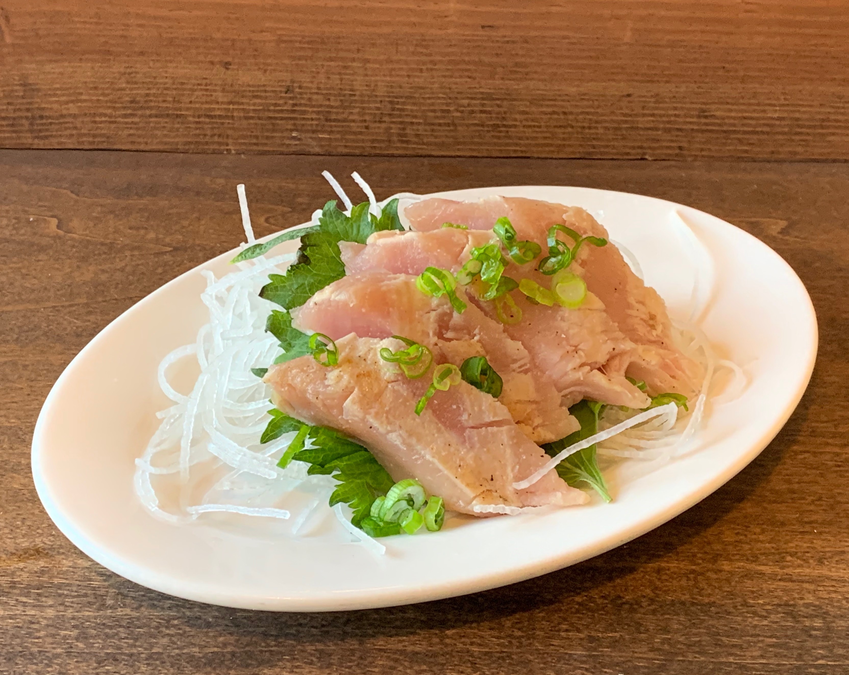Order 4pc Sashimi - Albacore Tataki food online from Minato Sushi store, Lake Forest on bringmethat.com