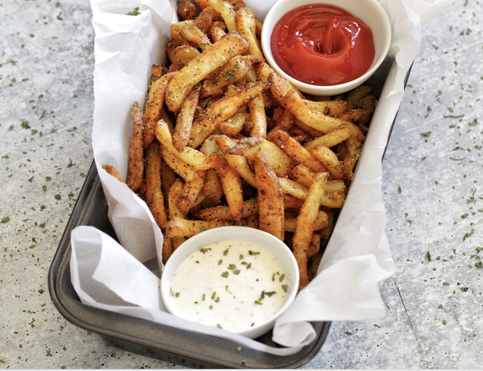 Order Lemon Pepper Fries food online from Milano Pizza store, Tracy on bringmethat.com