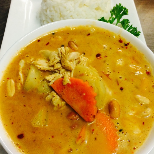 Order Mussamun Curry food online from Thai Tea Asian Fusion Cafe  store, Irving on bringmethat.com