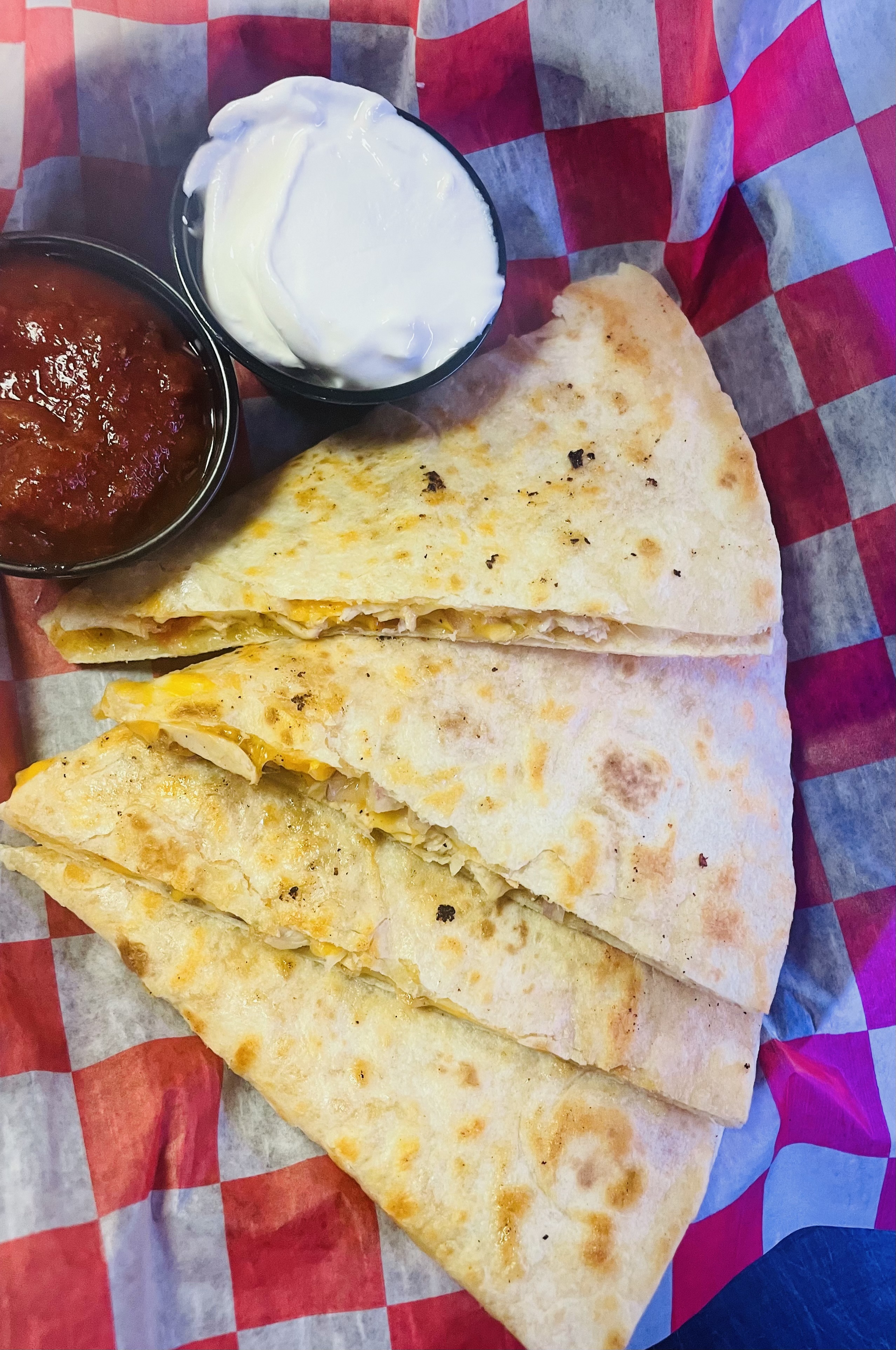 Order Classic Chicken Quesadilla food online from Billie Burgers And Beers store, Lebanon on bringmethat.com