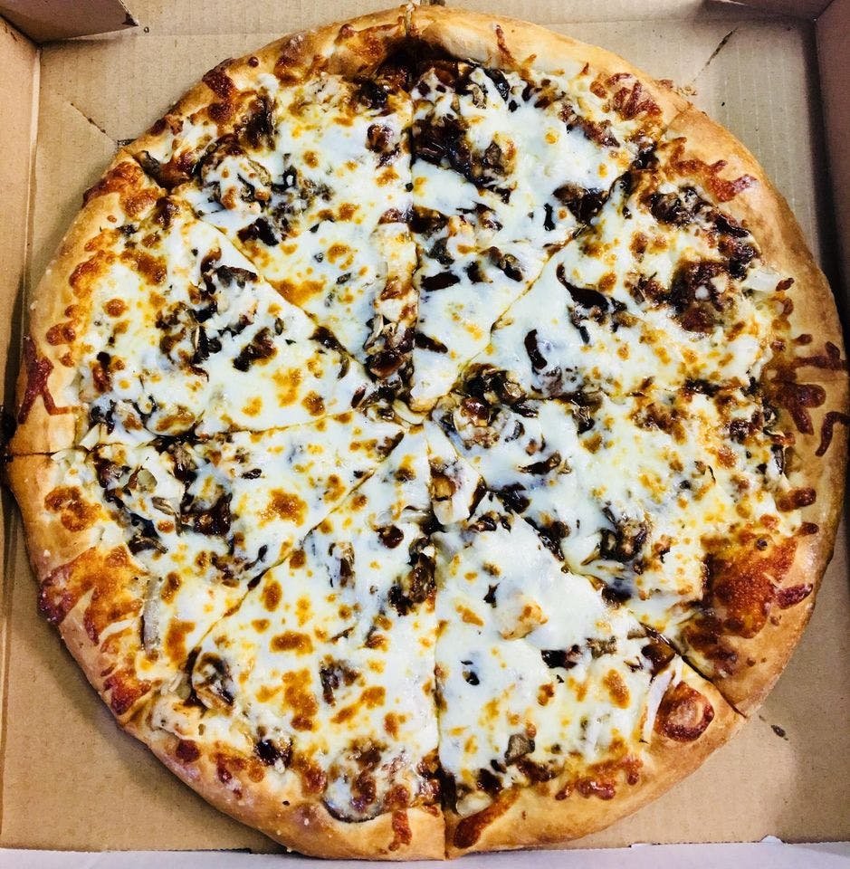 Order BBQ Chicken Pizza - Medium 12" food online from Napoli's Pizza store, Anchorage on bringmethat.com