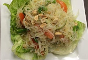 Order 22. Papaya Salad food online from Lisu's Thai Taste | Roseville store, Roseville on bringmethat.com