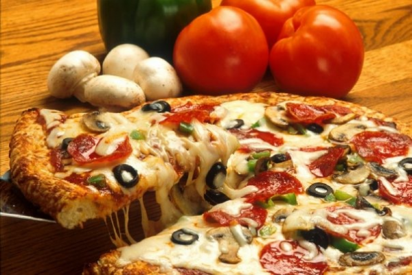 Order Hilltop Deluxe Pizza food online from Hilltop Carryout store, Baltimore on bringmethat.com