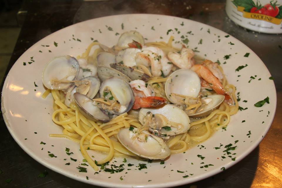 Order Linguini with Shrimp and Clams food online from Giovannis Pizza store, Jamison on bringmethat.com