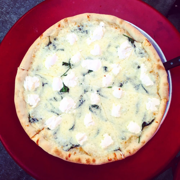 Order 12" White Pizza food online from Demo Pizzeria & Deli store, Raleigh on bringmethat.com