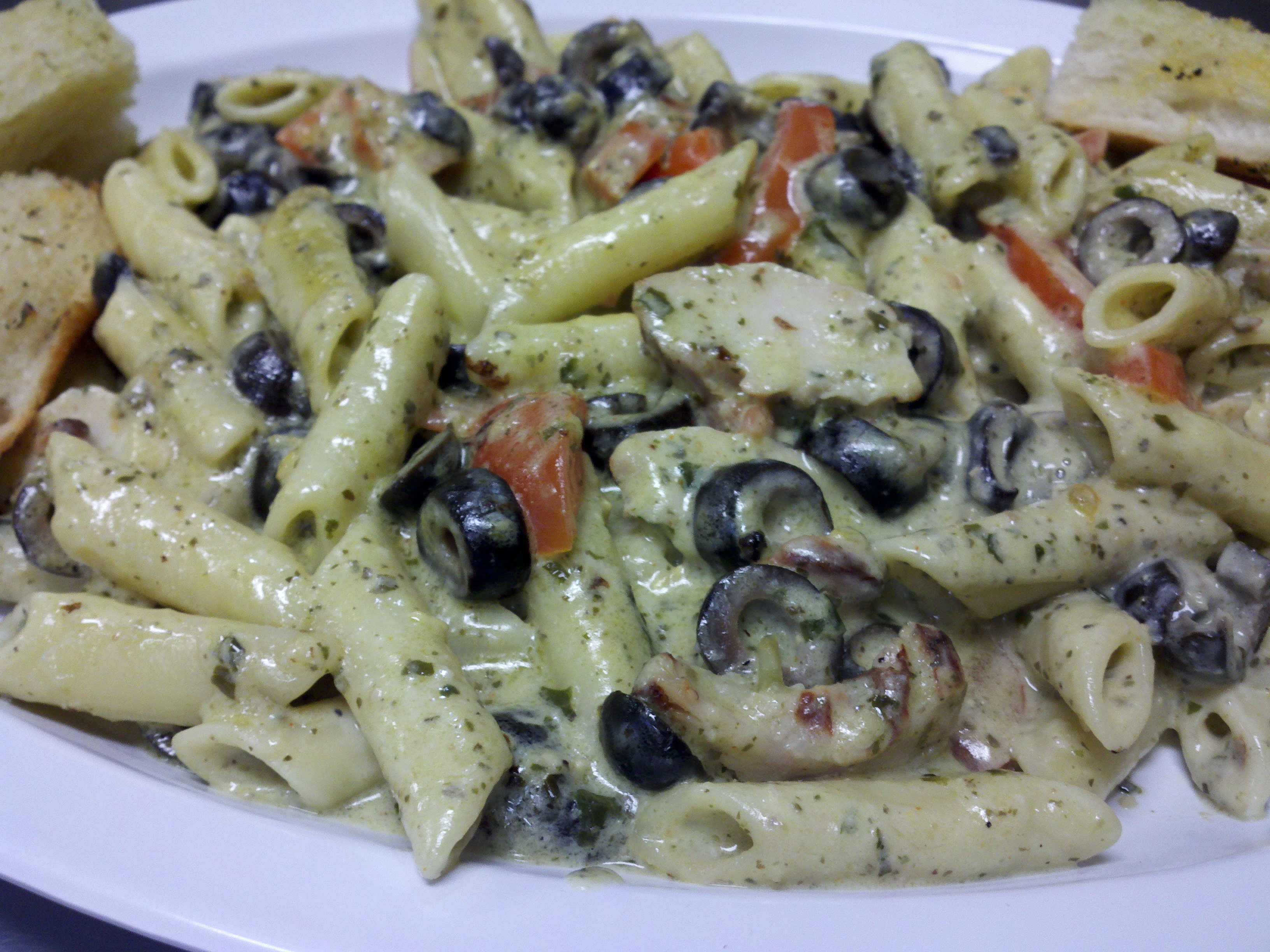 Order Chicken Pesto food online from Yr Pizza Planet store, Dinuba on bringmethat.com