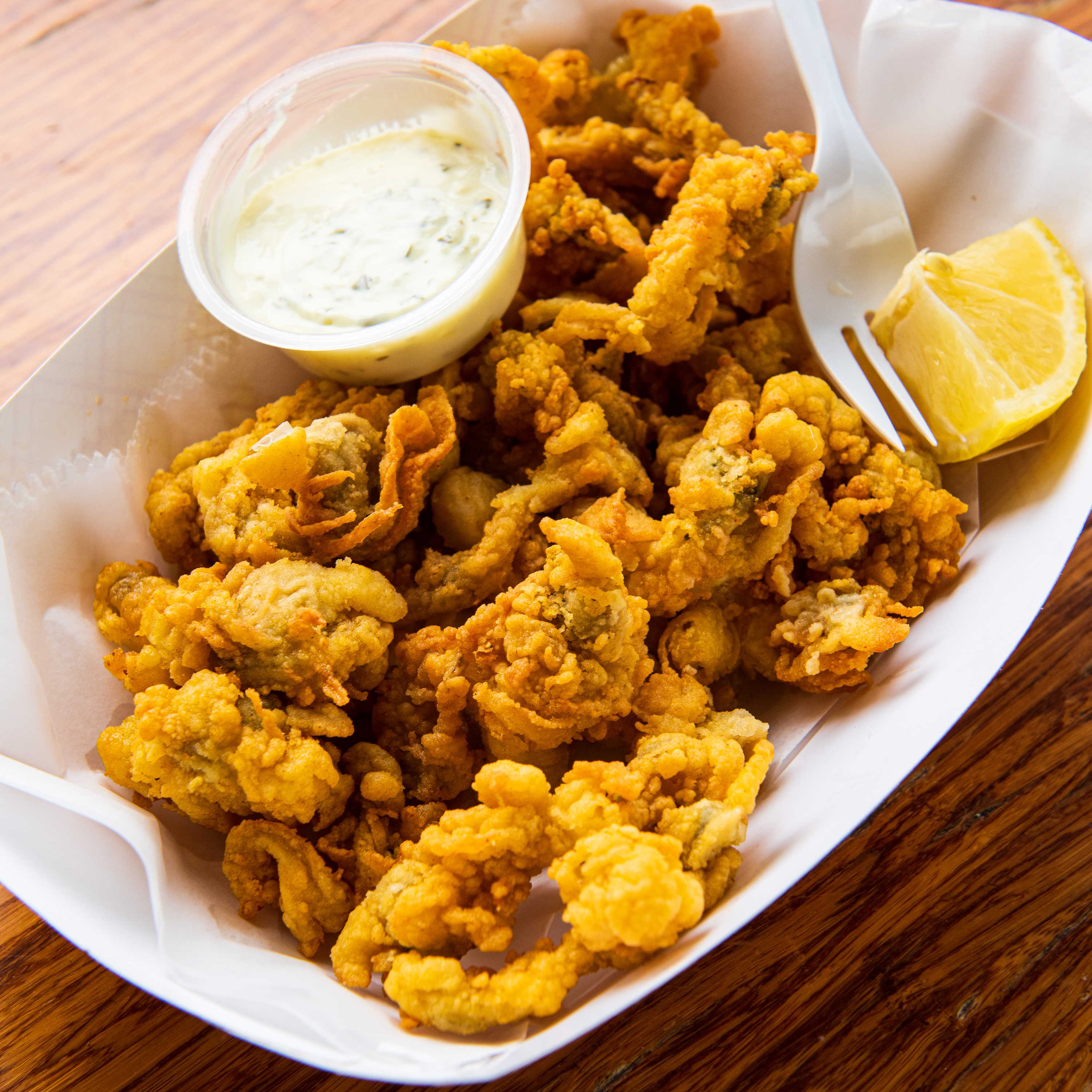 Order Pint of Whole Fried Clams  food online from Iggy Doughboys & Chowder House store, Warwick on bringmethat.com