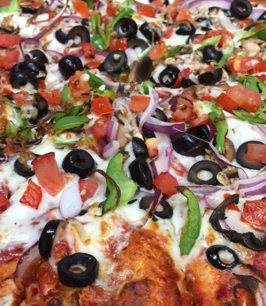 Order Classic Veggie Pizza food online from Straw Hat Pizza store, Hayward on bringmethat.com
