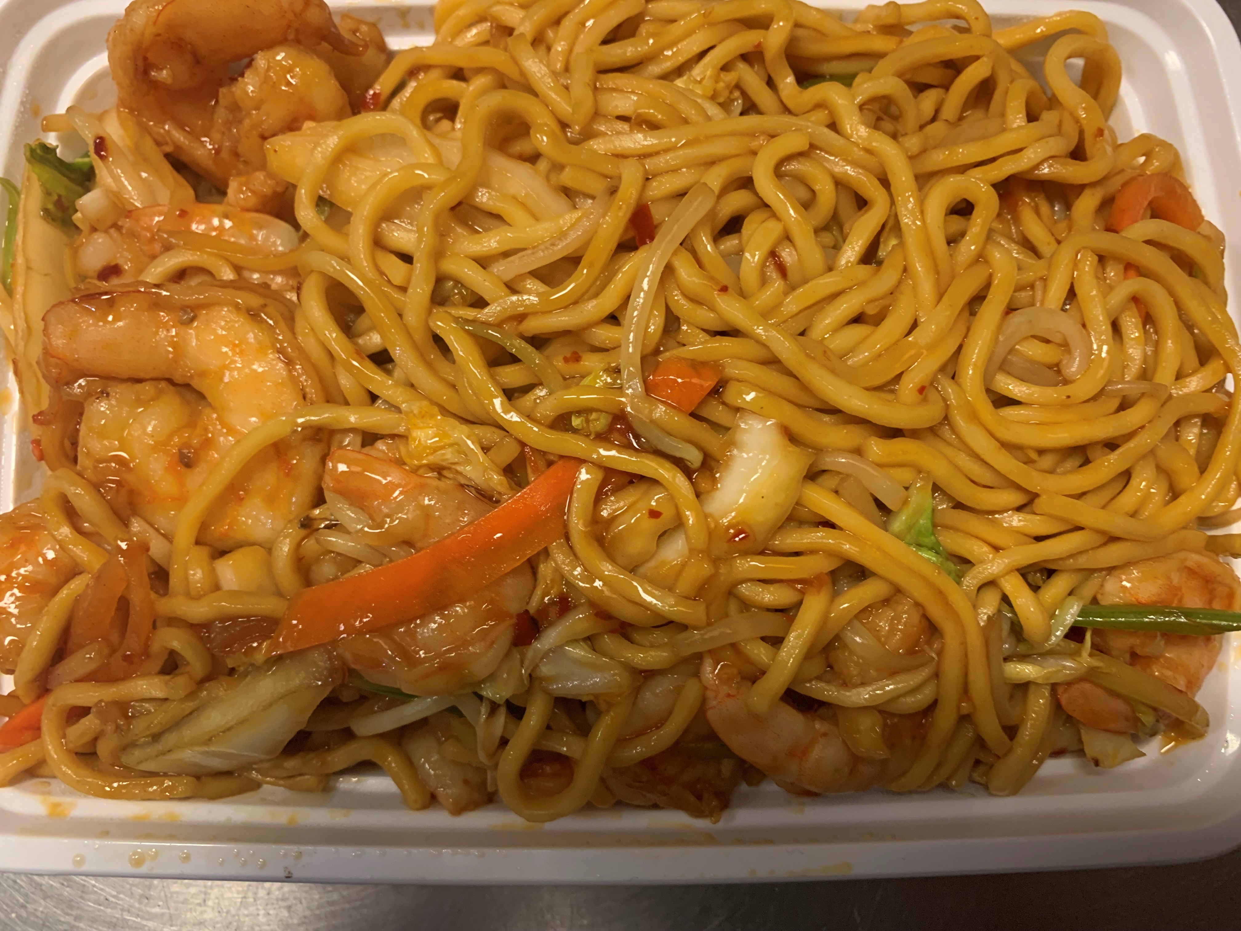 Order 虾捞面（大）/ Shrimp Lo Mein food online from China King store, Lansdale on bringmethat.com