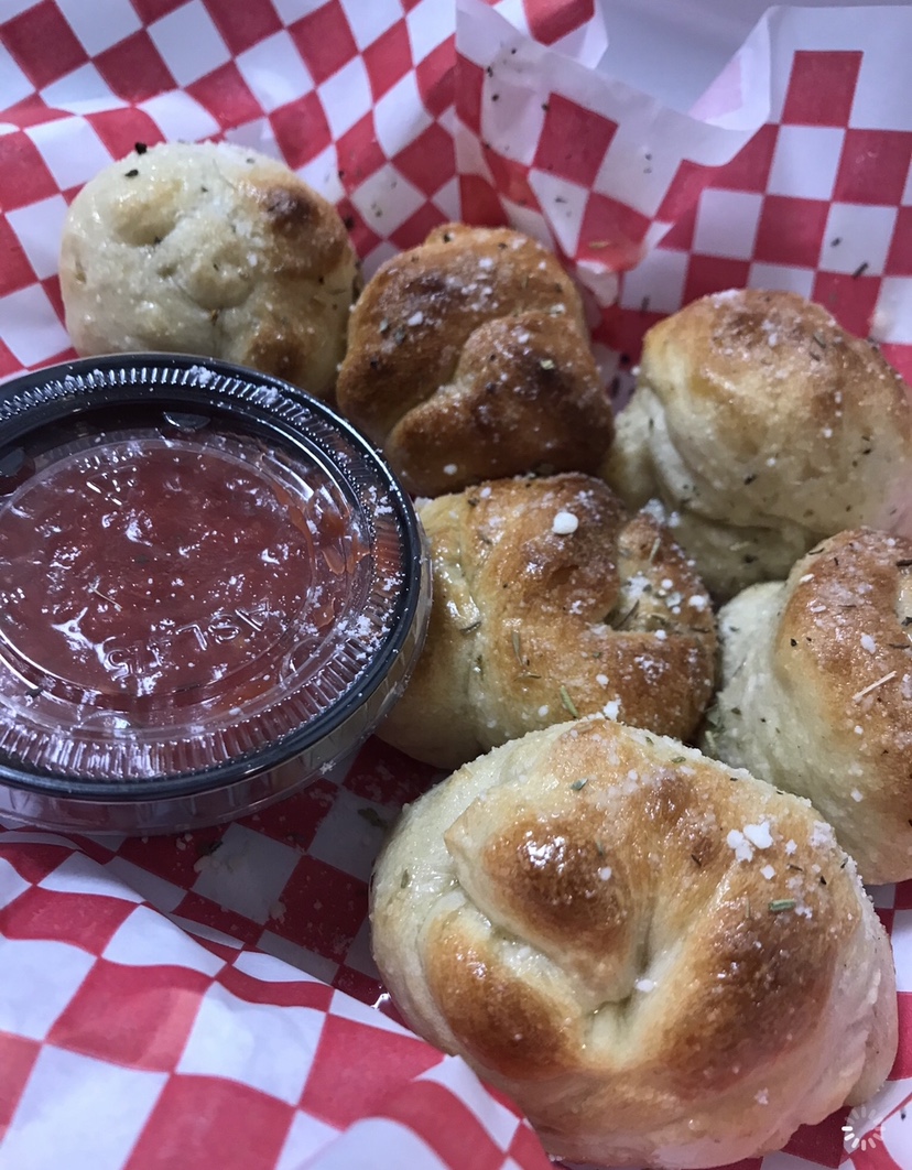 Order 5 Garlic Knots food online from Mario of NYC Pizza store, Bulverde on bringmethat.com