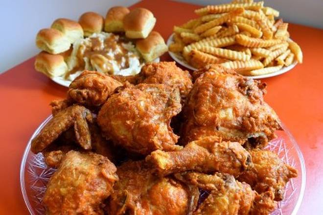 Order 10 Pieces of Chicken, Large Side, & 6 Rolls food online from Chicken Delight store, North Bergen on bringmethat.com