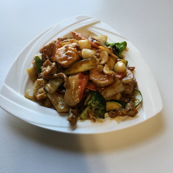 Order H3. Happy Family food online from Hunan House store, Centralia on bringmethat.com