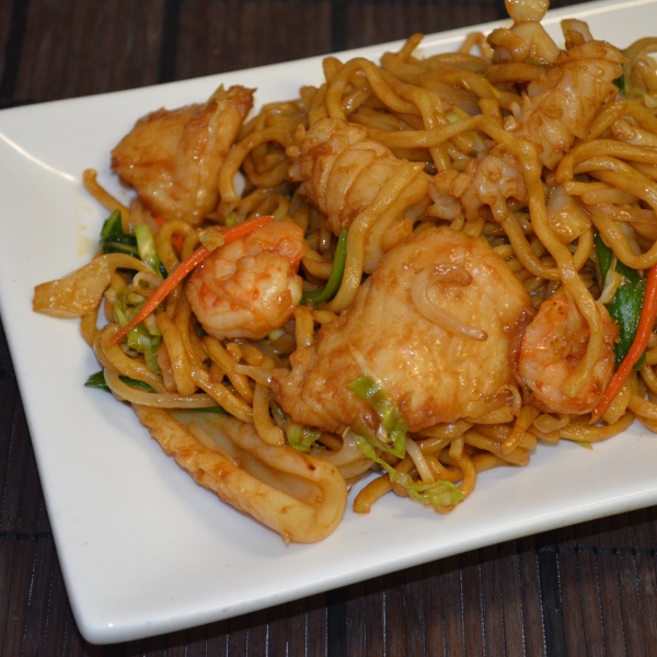 Order 143. Seafood Chow Mein food online from Tsing Tao store, San Francisco on bringmethat.com