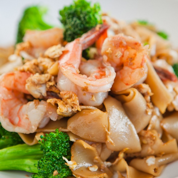 Order 54. Pad Z Ew food online from Top Thai Cuisine store, Reseda on bringmethat.com