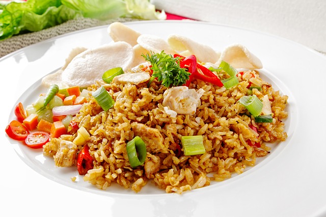 Order Vegetable Fried Rice food online from Superb Wings and Philly store, Snellville on bringmethat.com