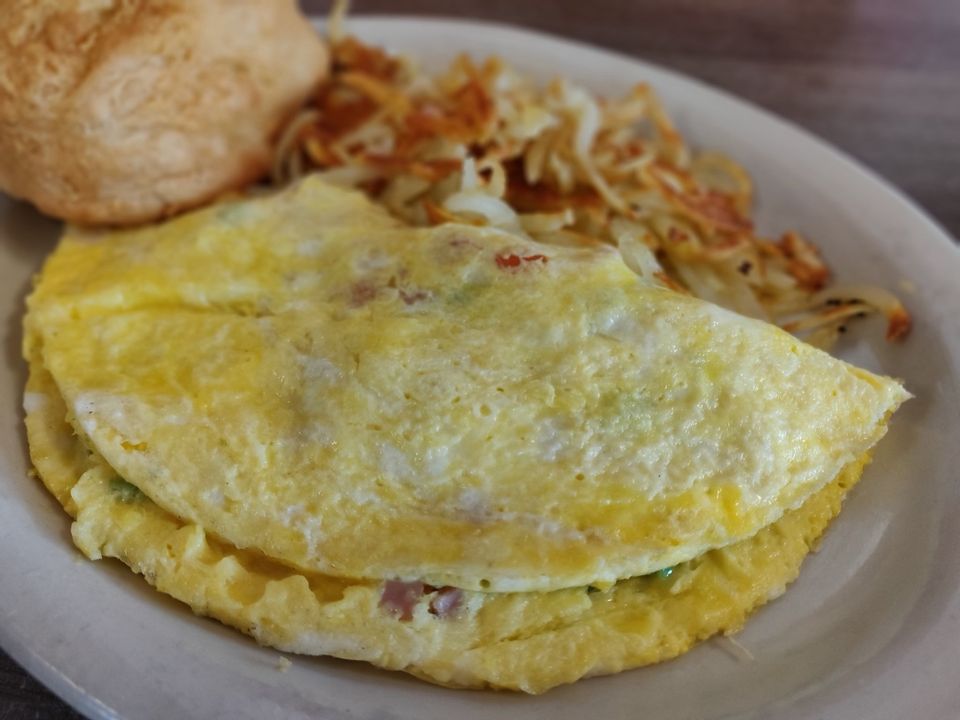 Order Traditional Ham and Cheese Omelet food online from Hippo Cafe store, Hutto on bringmethat.com