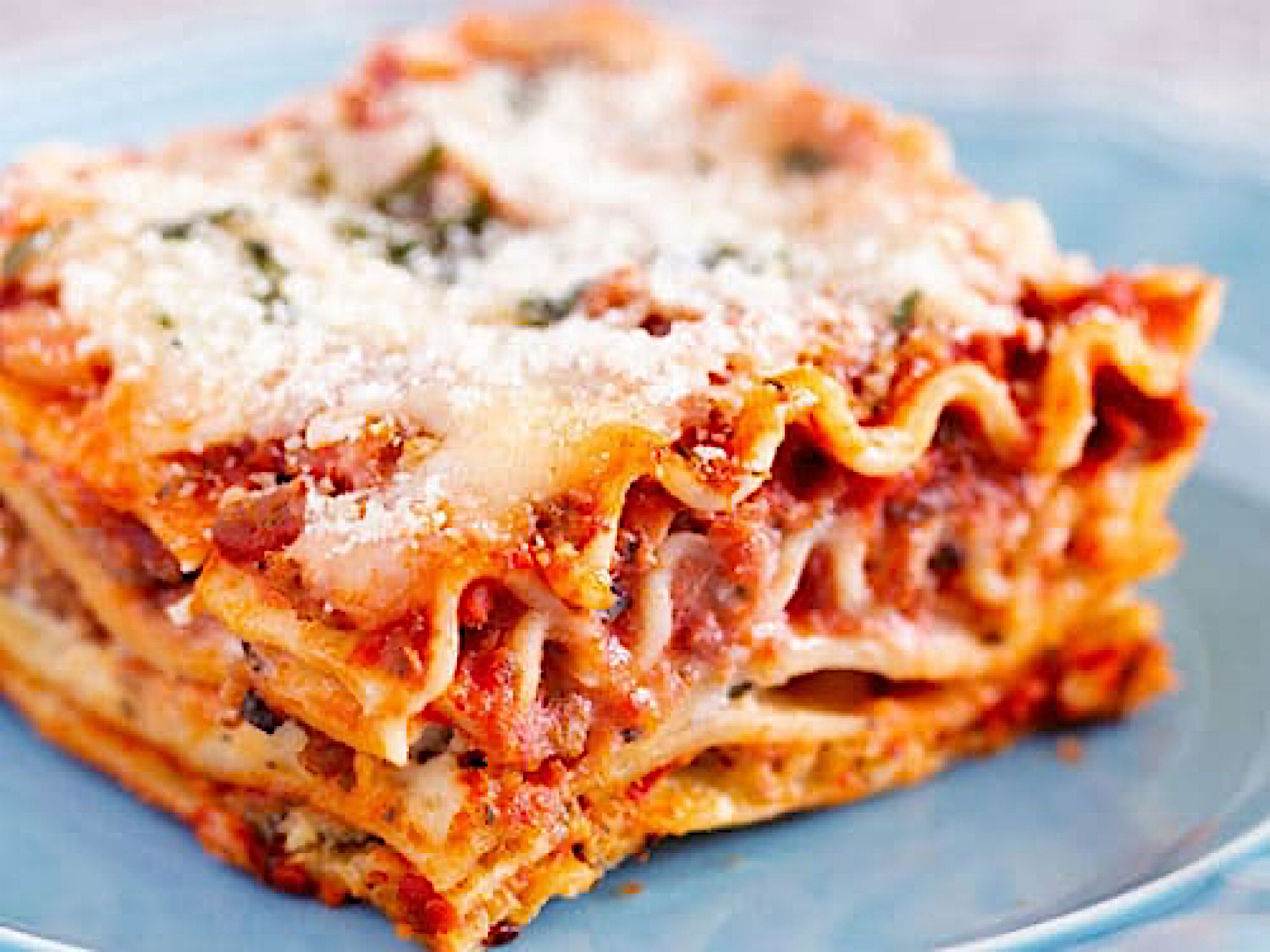 Order lasagna food online from 5 brothers gourmet deli store, New York on bringmethat.com