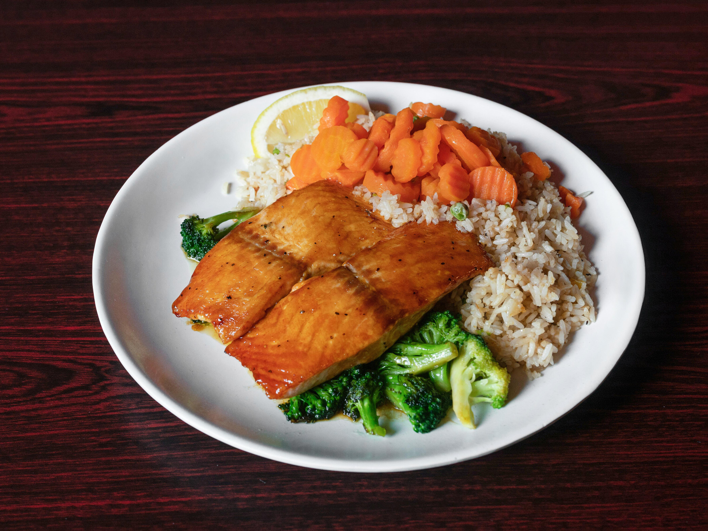 Order B9. Salmon with Broccoli food online from Asahi Japanese Grill store, Lenoir City on bringmethat.com