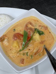 Order 73. Pineapple Shrimp Curry food online from East Thai And Sushi store, Dallas on bringmethat.com