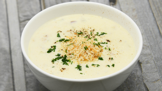 Order New England Clam Chowder food online from Kincaid's store, Burlingame on bringmethat.com