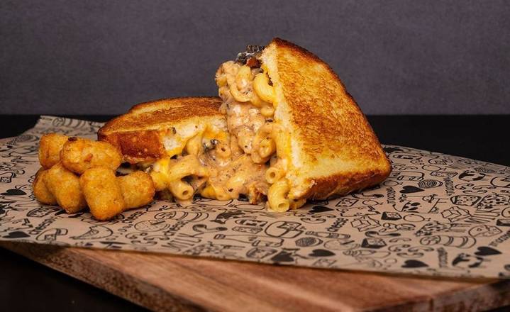 Order Best Of Both Worlds Grilled Cheese - Uber food online from I Heart Mac & Cheese store, Athens on bringmethat.com