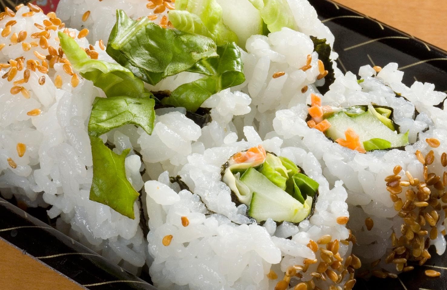 Order Vegetable Roll food online from Seasons of Japan on Victory Dr. store, Savannah on bringmethat.com