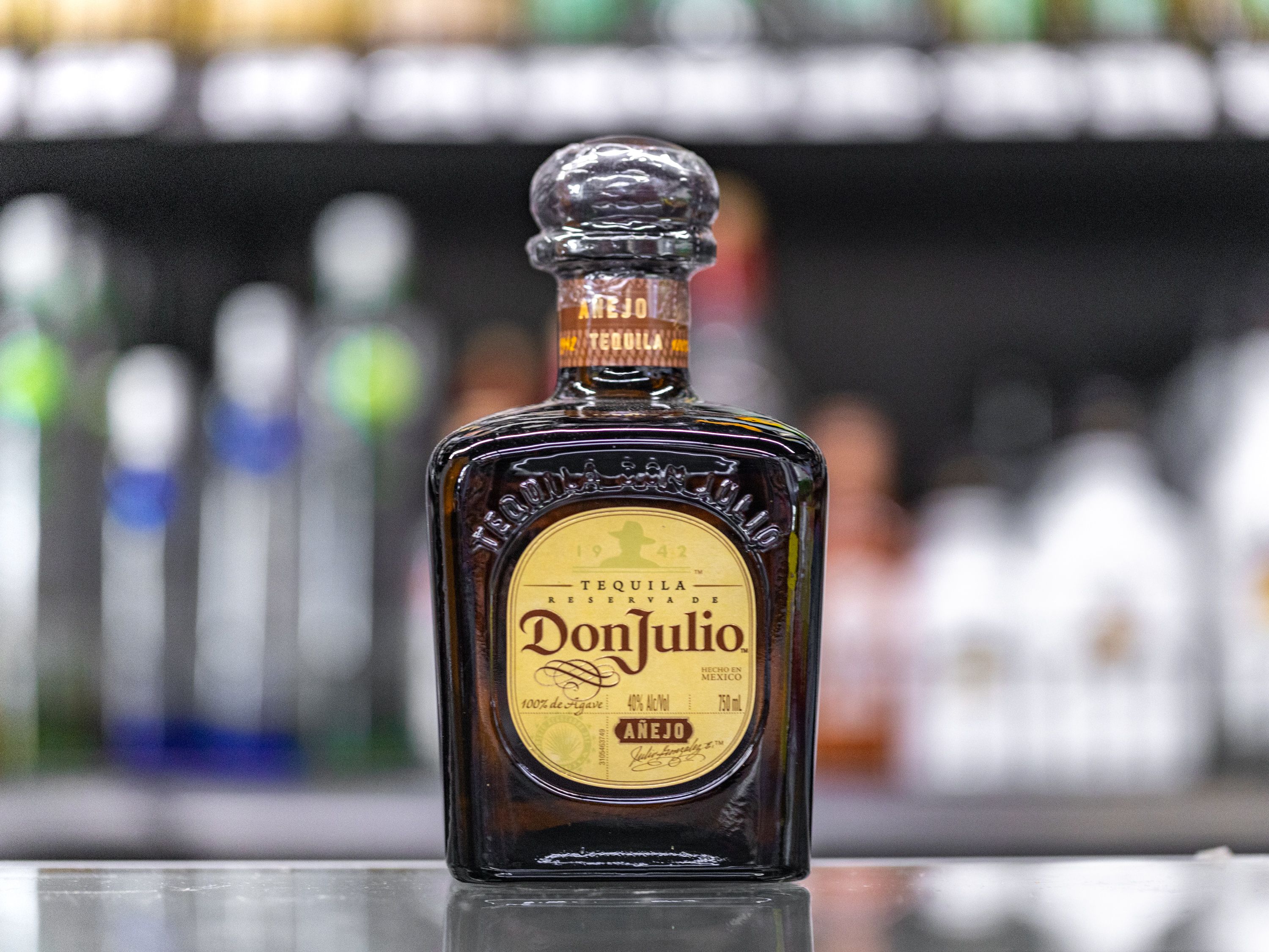 Order 750 ml. Cold Don Julio Anejo 70th Anniversaray Tequila food online from Eagle Liquor Beer & Wine Market store, Los Angeles on bringmethat.com