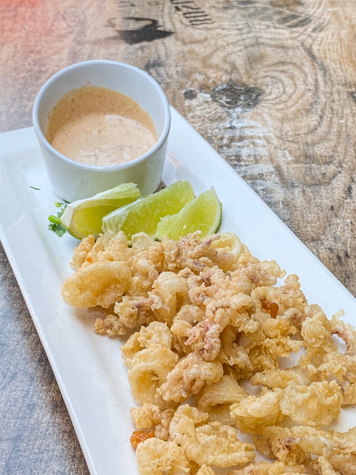 Order Fried Calamari food online from Mi Lindo Cancun Grill store, Annapolis on bringmethat.com
