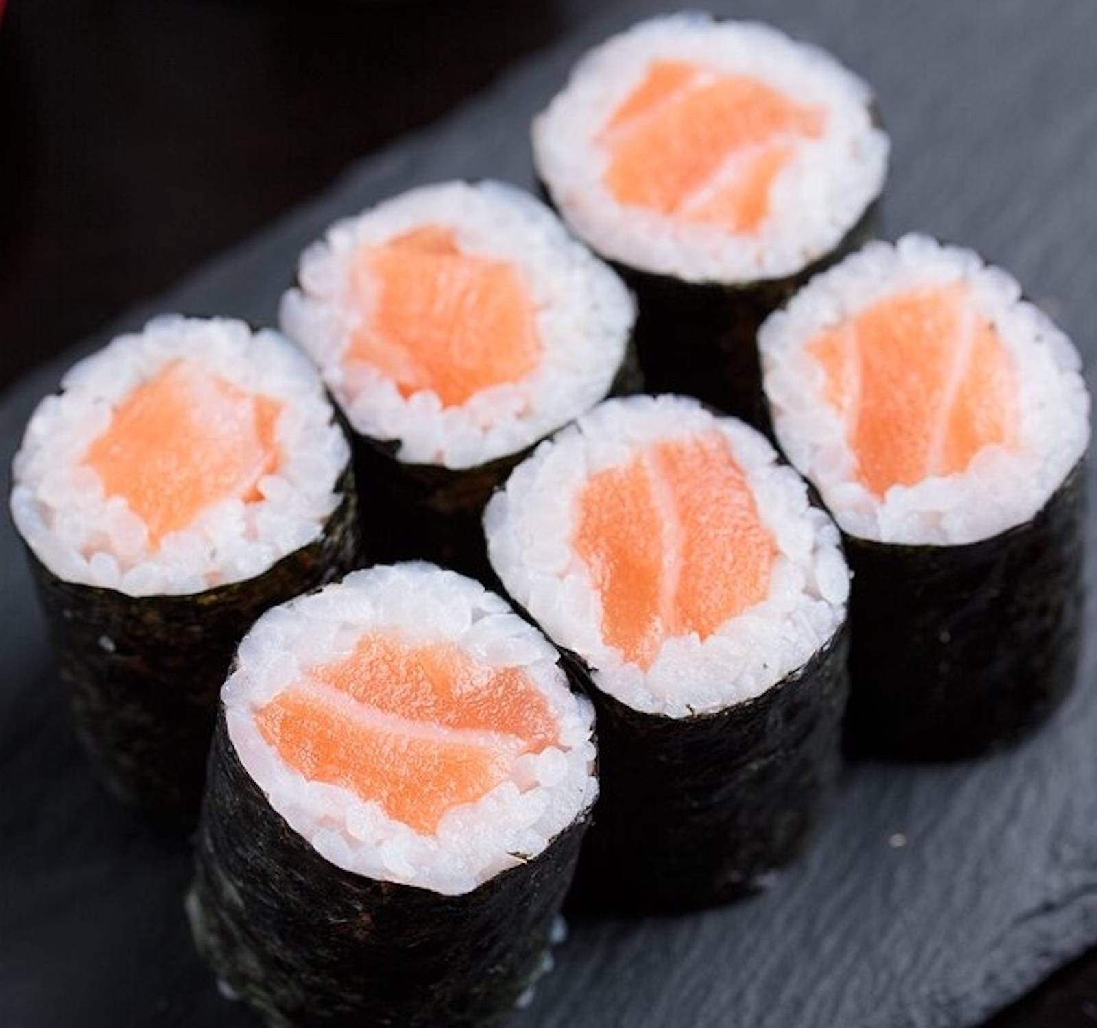 Order Salmon Roll food online from Maneki Neko Express store, Arlington on bringmethat.com