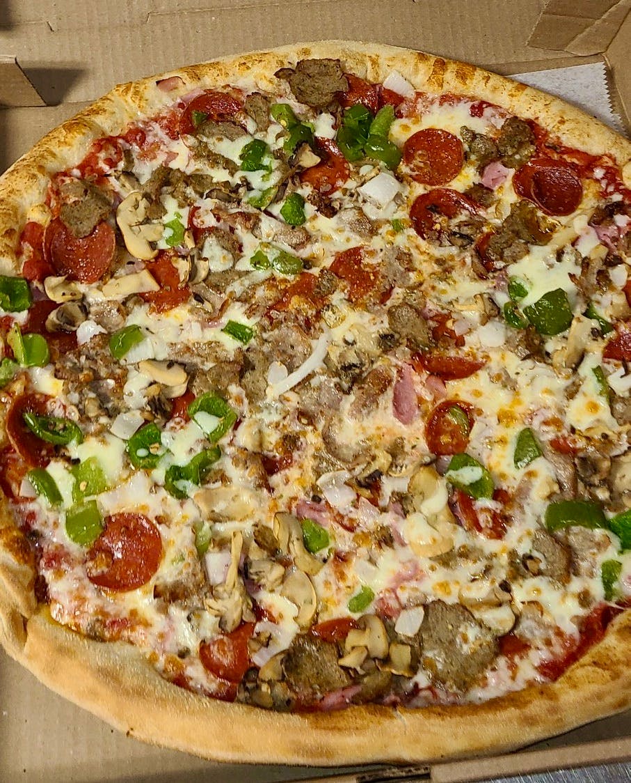 Order Supreme Pizza - Medium 14'' food online from Rox 52 store, Plymouth on bringmethat.com