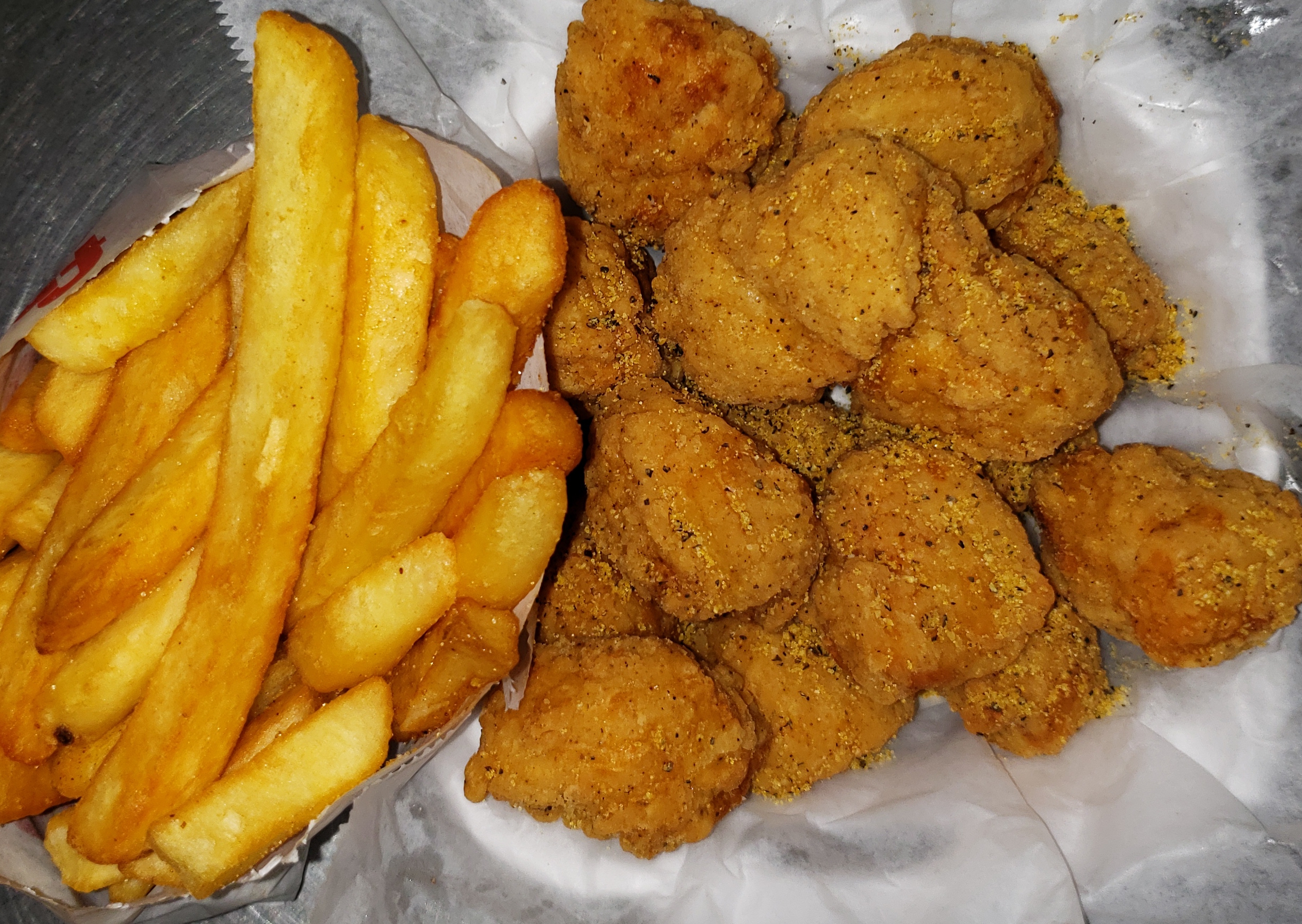 Order Boneless Wings food online from Pizza Mart store, Baltimore on bringmethat.com