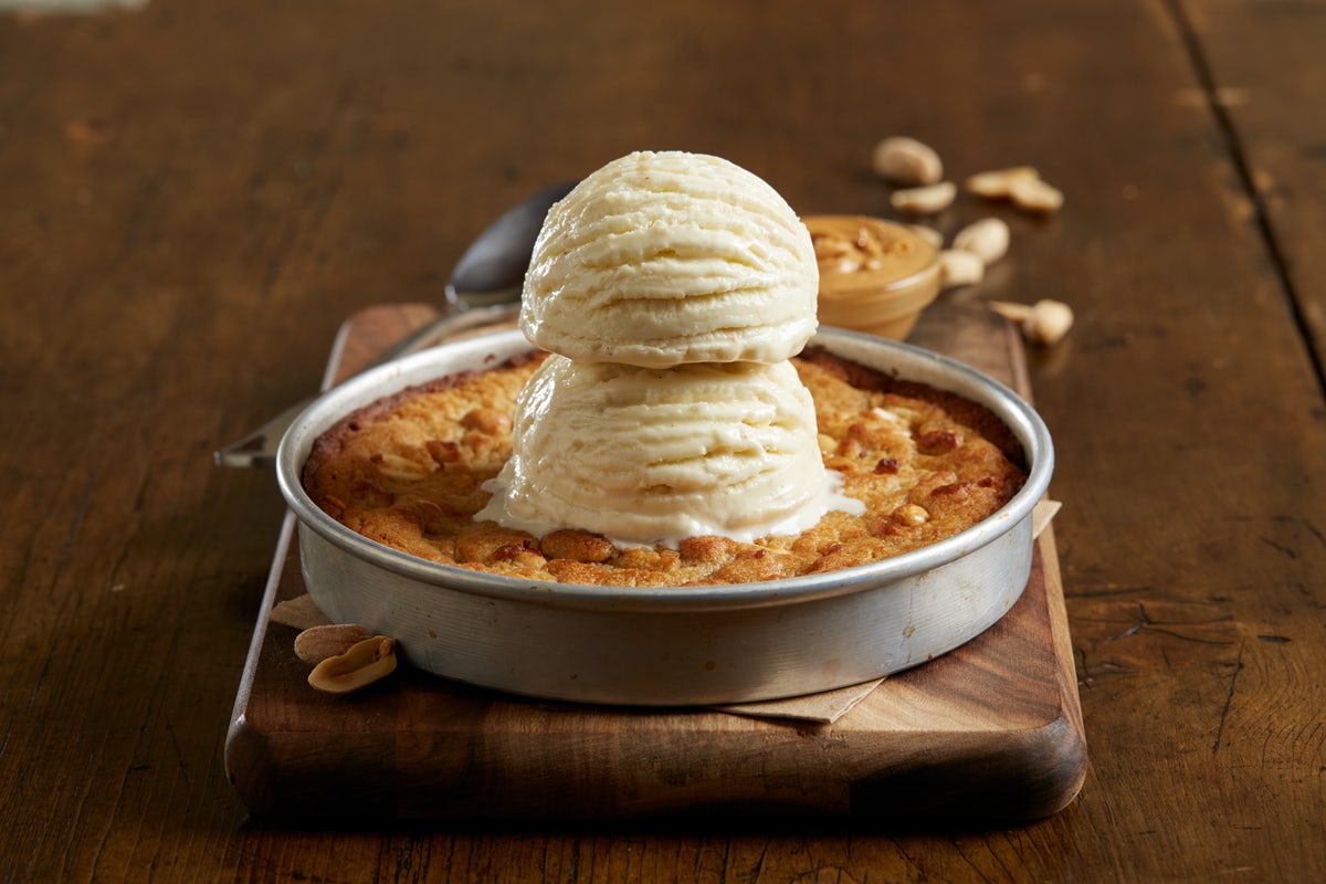 Order Peanut Butter Pizookie® food online from Bj Restaurant & Brewhouse store, North Canton on bringmethat.com
