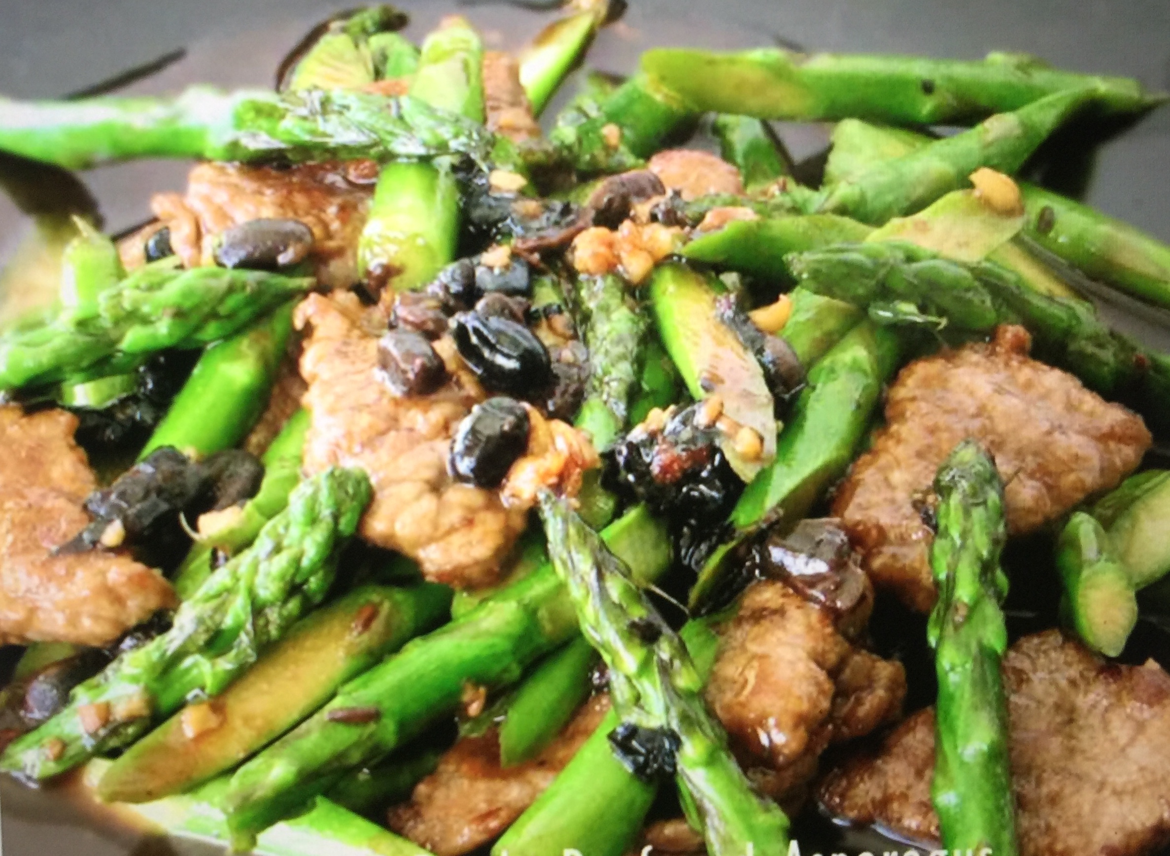 Order Asparagus with Beef in Black Bean Sauce 梨旬牛 food online from New Emmy's Restaurant store, San Francisco on bringmethat.com