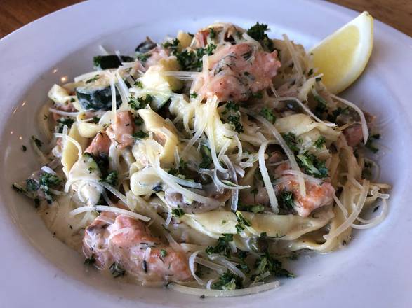 Order Smoked Salmon Fettuccine food online from Anthony Seafood Grill At Alderwood Mall store, Lynnwood on bringmethat.com