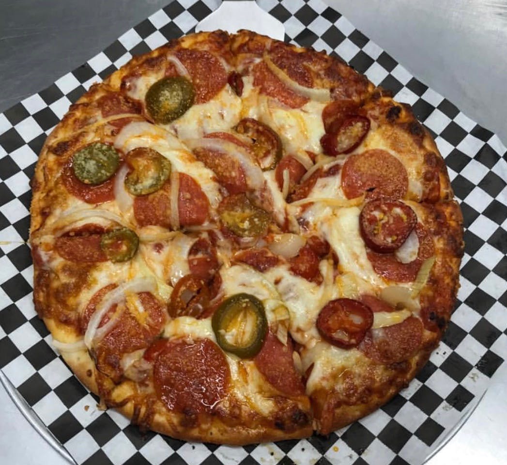 Order Pepperoni,jalapeño,onions - Regular 14" (8 Slices) food online from Oros Pizza & Bakery store, Van Nuys on bringmethat.com