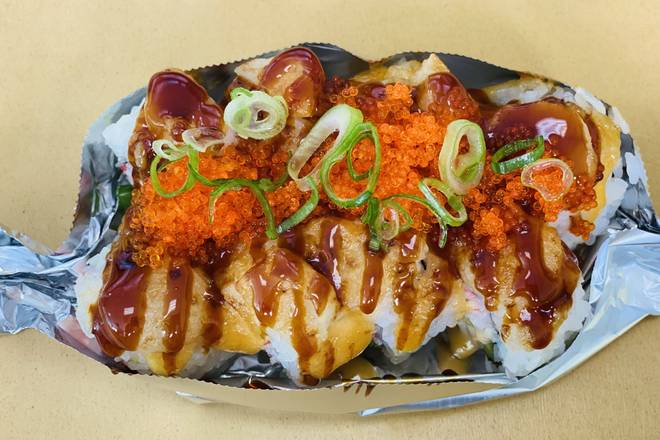 Order Bay Scallop Roll food online from Oishii Sushi store, Hayward on bringmethat.com