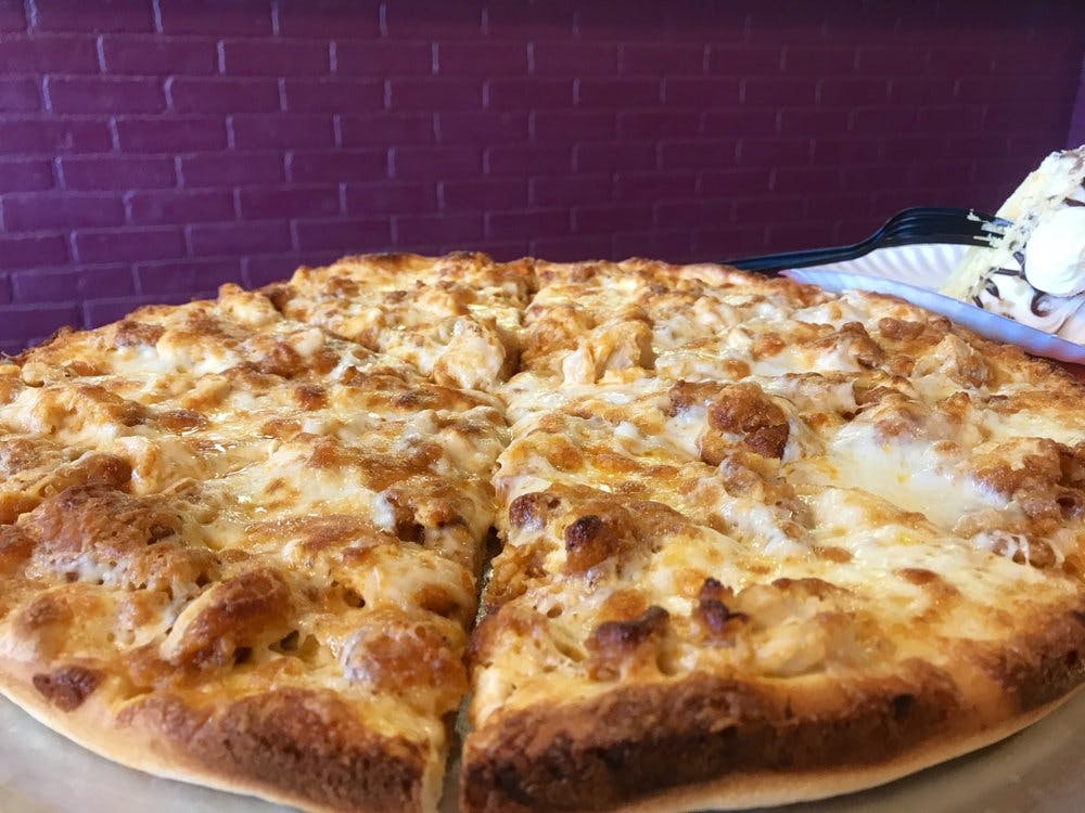 Order Buffalo Chicken Pizza - Small food online from Royal Pizza store, Norwood on bringmethat.com