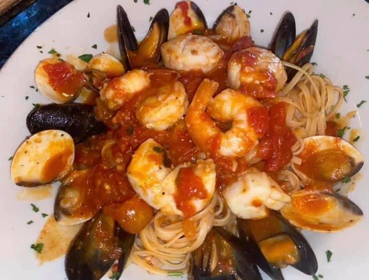 Order Seafood Marinara - Entree food online from Vinces Pizza Pub store, Macungie on bringmethat.com