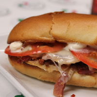 Order Grilled Chicken Sandwich food online from Piccola Italia Pizza store, Miami on bringmethat.com