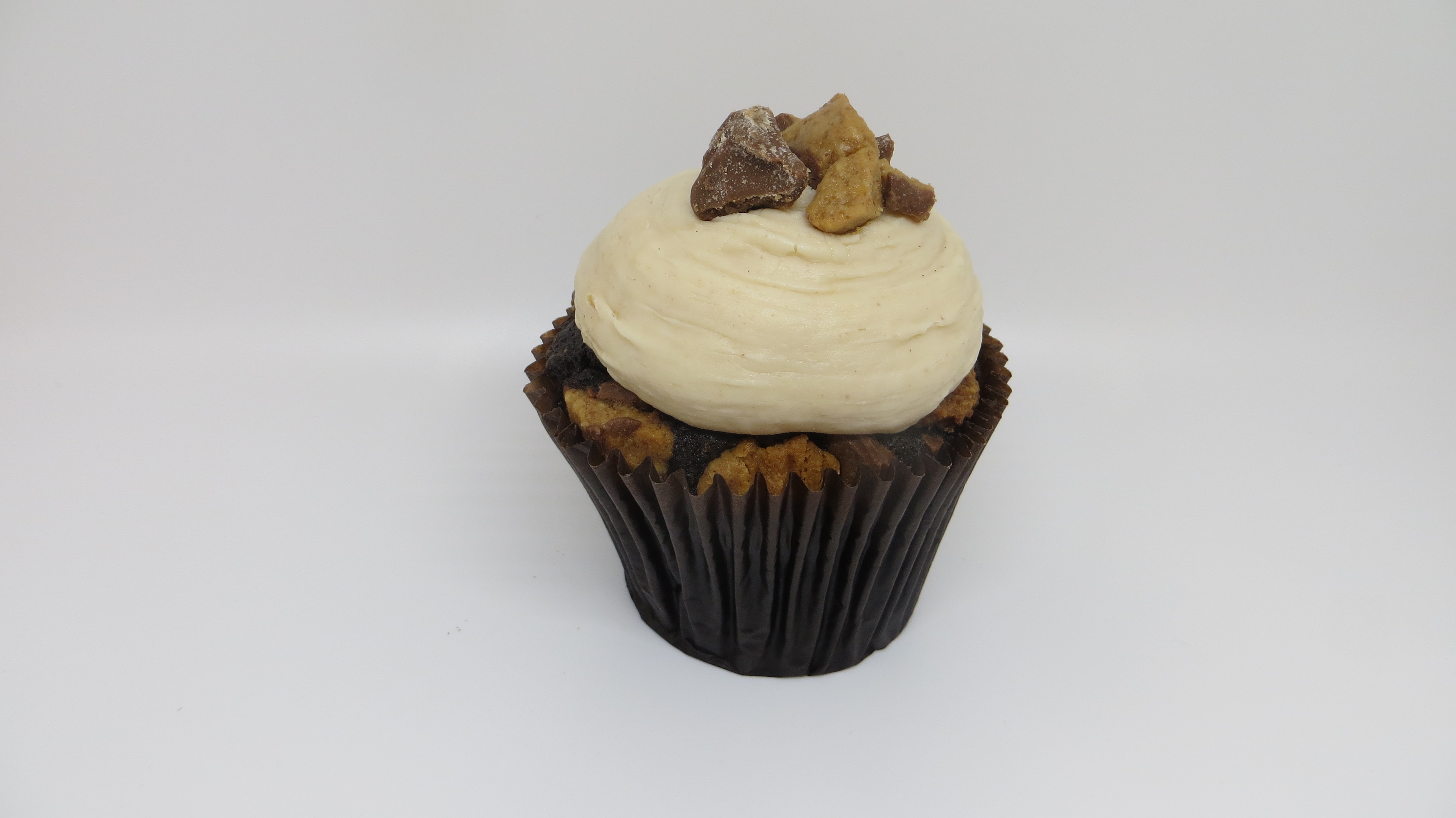 Order Peanut Butter Cup Cupcake food online from Smallcakes Richmond store, Richmond on bringmethat.com