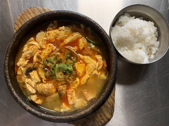 Order Vegetarian Tofu Soup food online from Seoul Kalbi Korean Bbq store, San Bruno on bringmethat.com