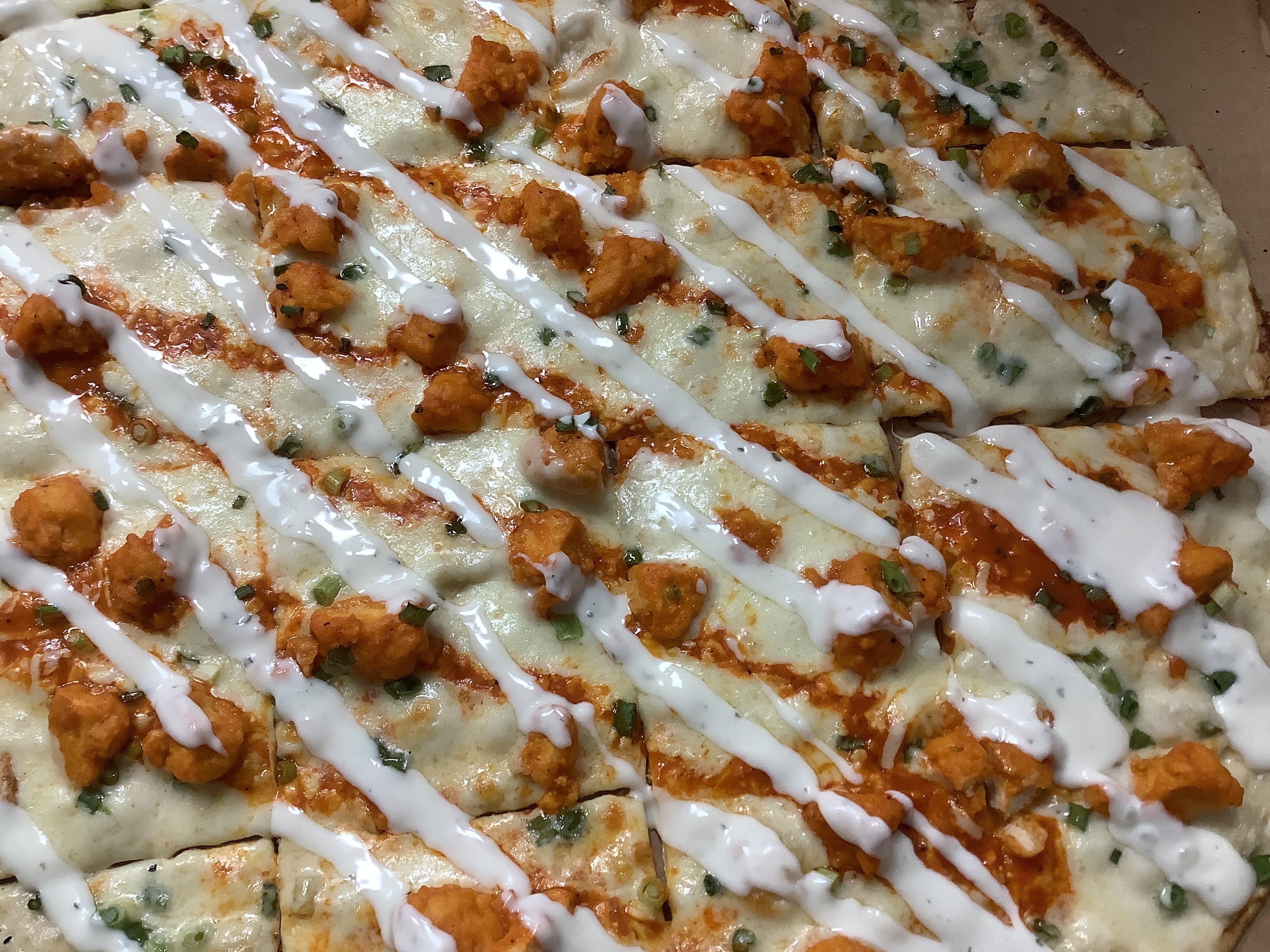 Order Buffalo Chicken Pizza - X-Small 10'' food online from Pizza Garden store, Manitowoc on bringmethat.com
