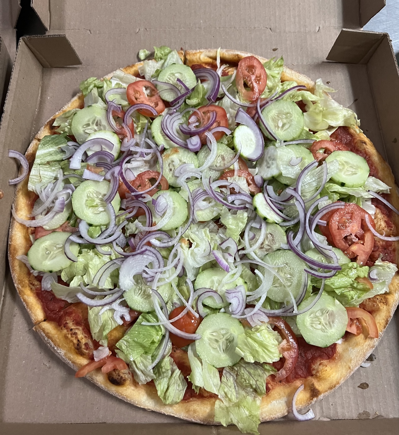 Order Salad Pizza food online from Rocco's Pizzeria store, Bronx on bringmethat.com