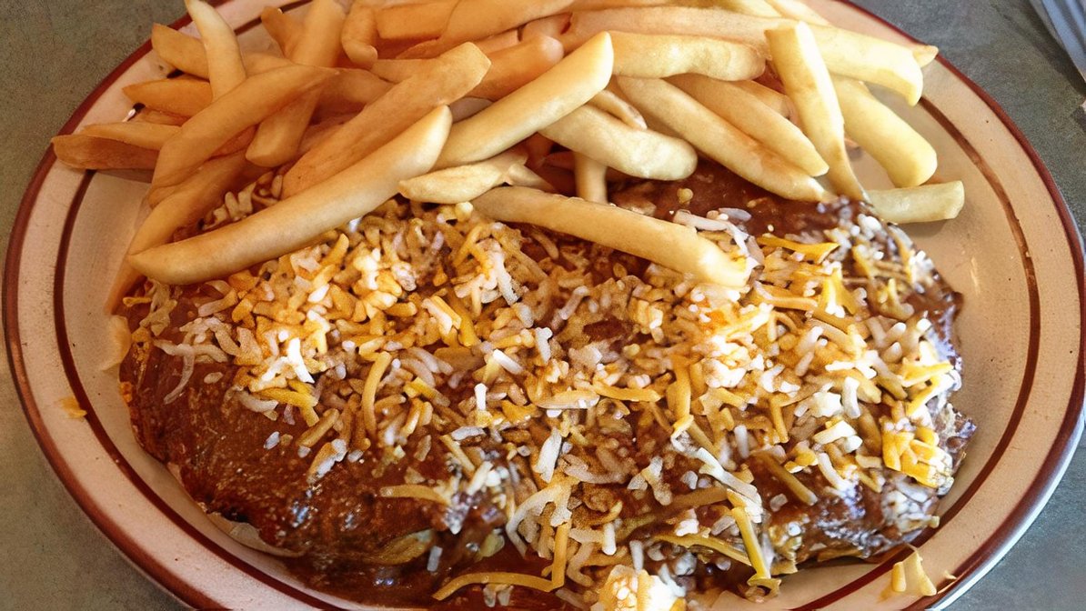 Order 1/4 lb. Chili Size Burger with Fries food online from Siggys store, Temecula on bringmethat.com