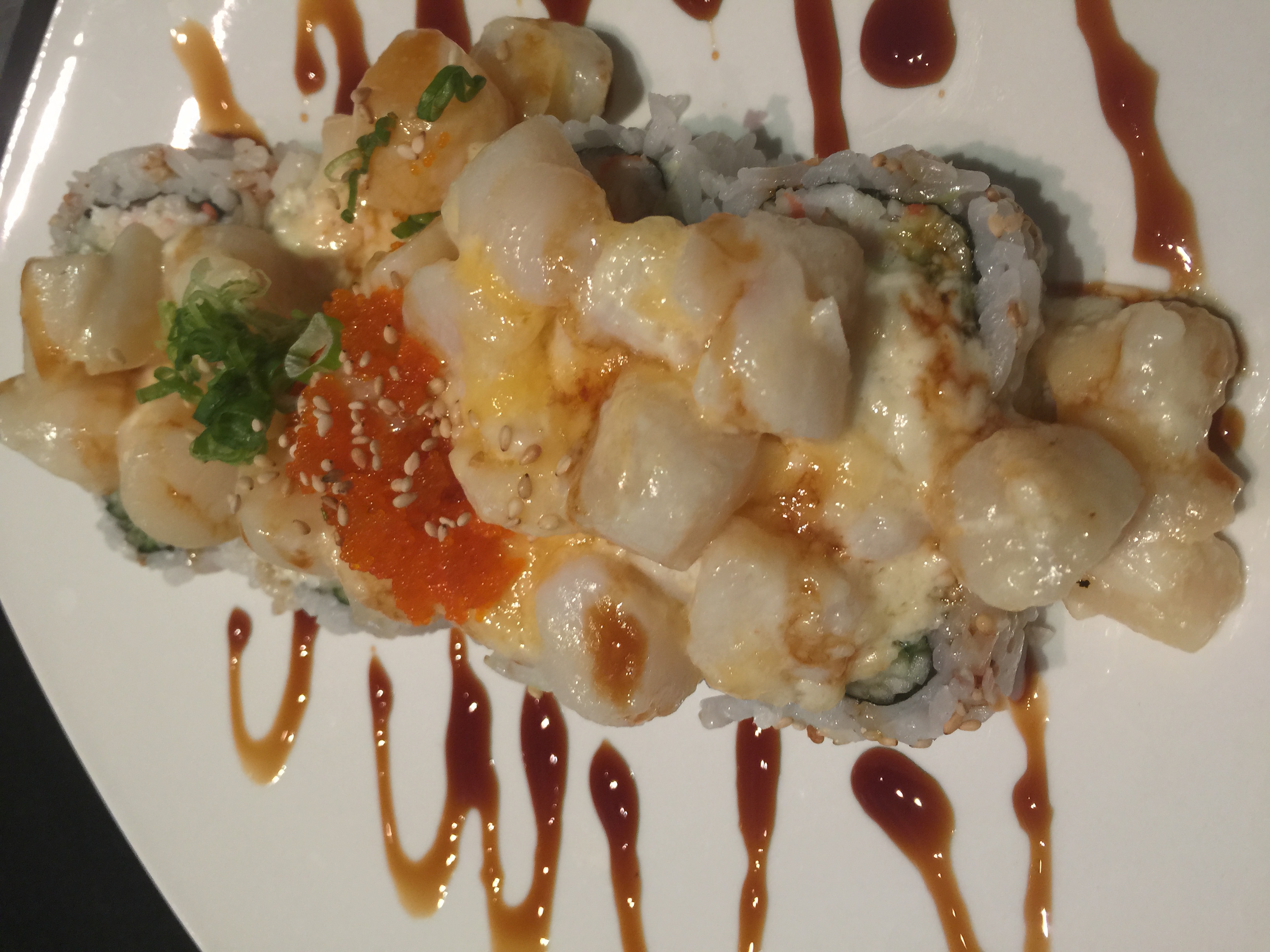 Order Baked Scallop Roll food online from Sister Sushi store, Moorpark on bringmethat.com